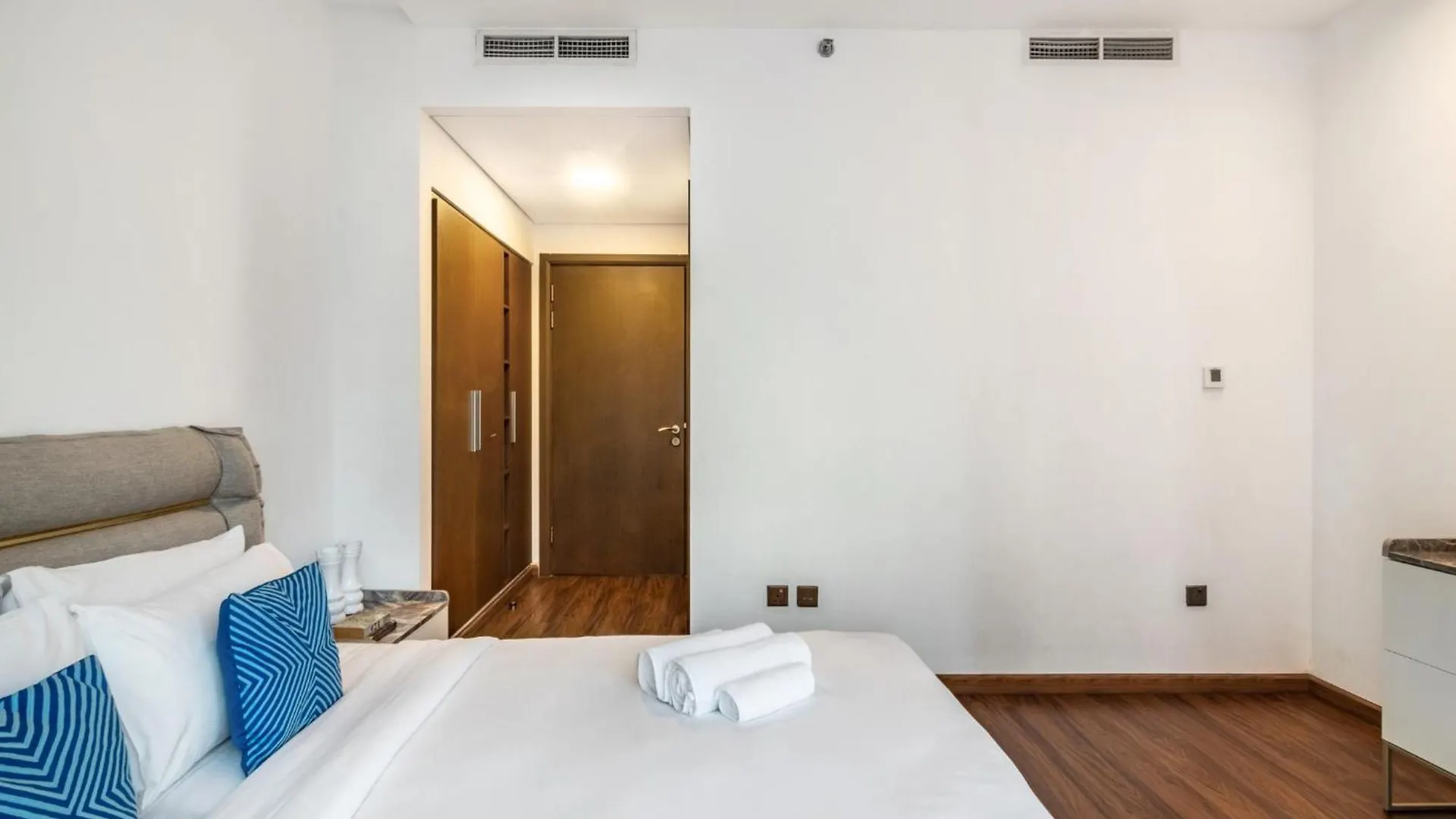 Vakantiehuis The Lofts - Luxurious Space With Burj Khalifa View Dubai